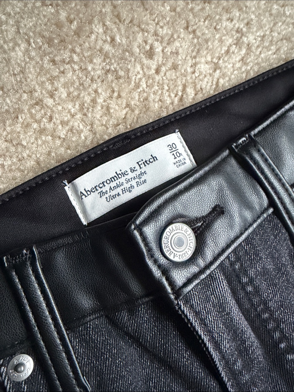 NWT Abercrombie & Fitch The Ankle Straight Ultra High Rise in Vegan Leather | 10 - Picture 6 of 7